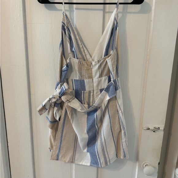 Striped V-Neck Romper - Picture 2 of 3